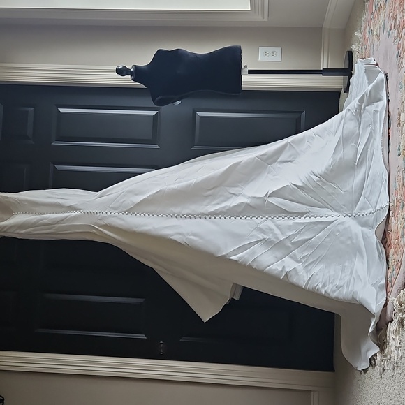 Elysee Seraphine Wedding Dress - Picture 15 of 17